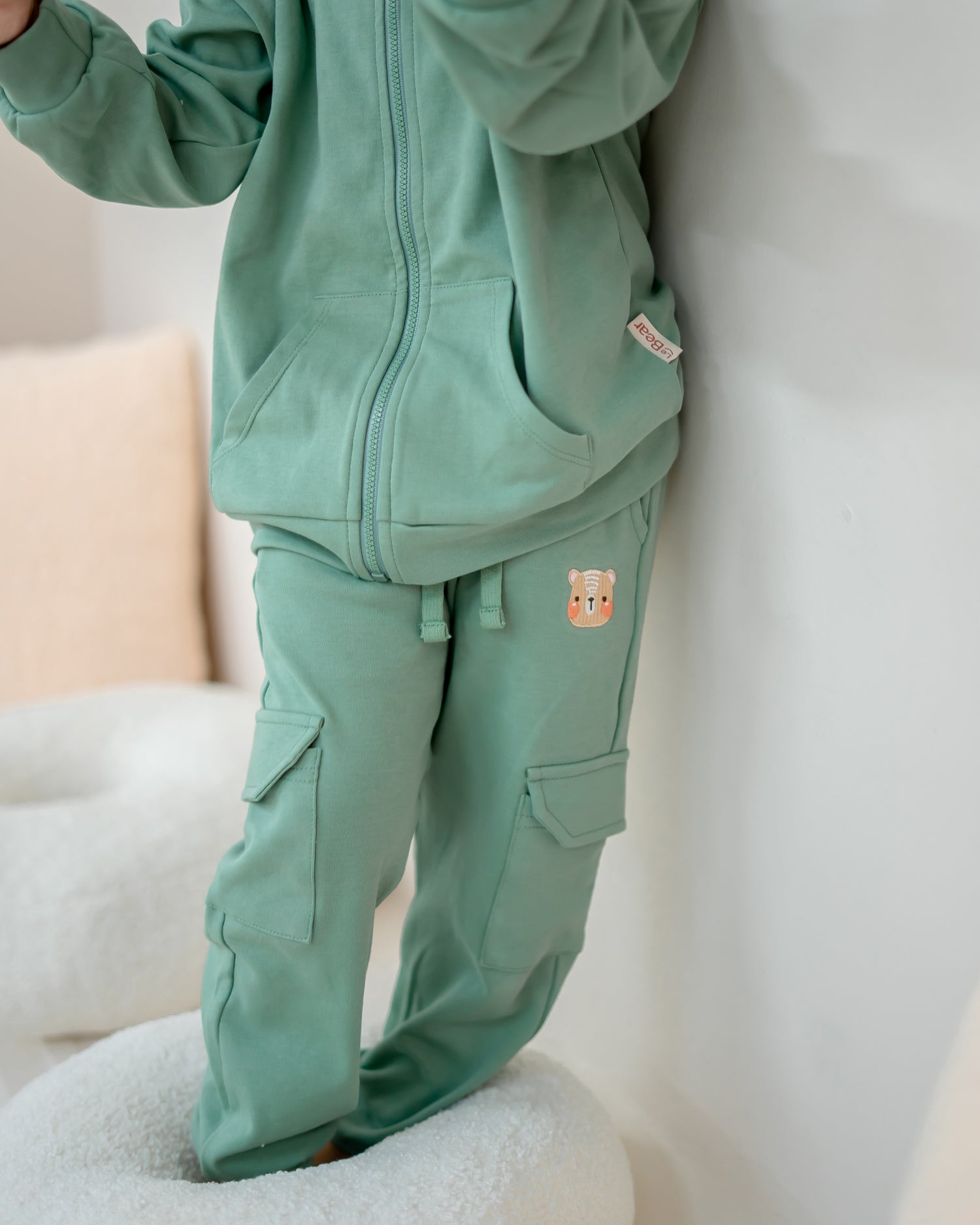 LEBEAR UTILITY JOGGER PANTS IN PINE GREEN