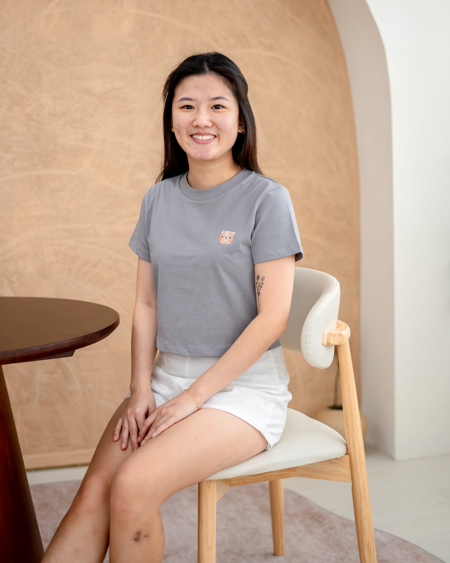 LEBEAR WOMEN'S CROPPED TOP IN LIGHT GREY