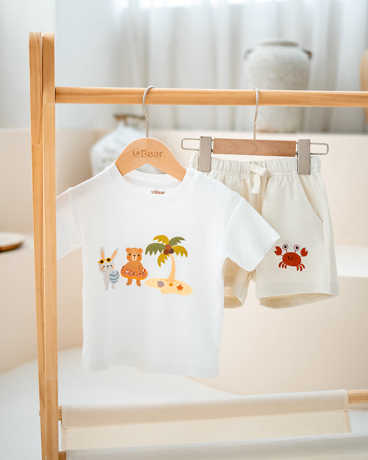 SEASIDE BUDDIES EMBROIDERY CRAB SHORTS