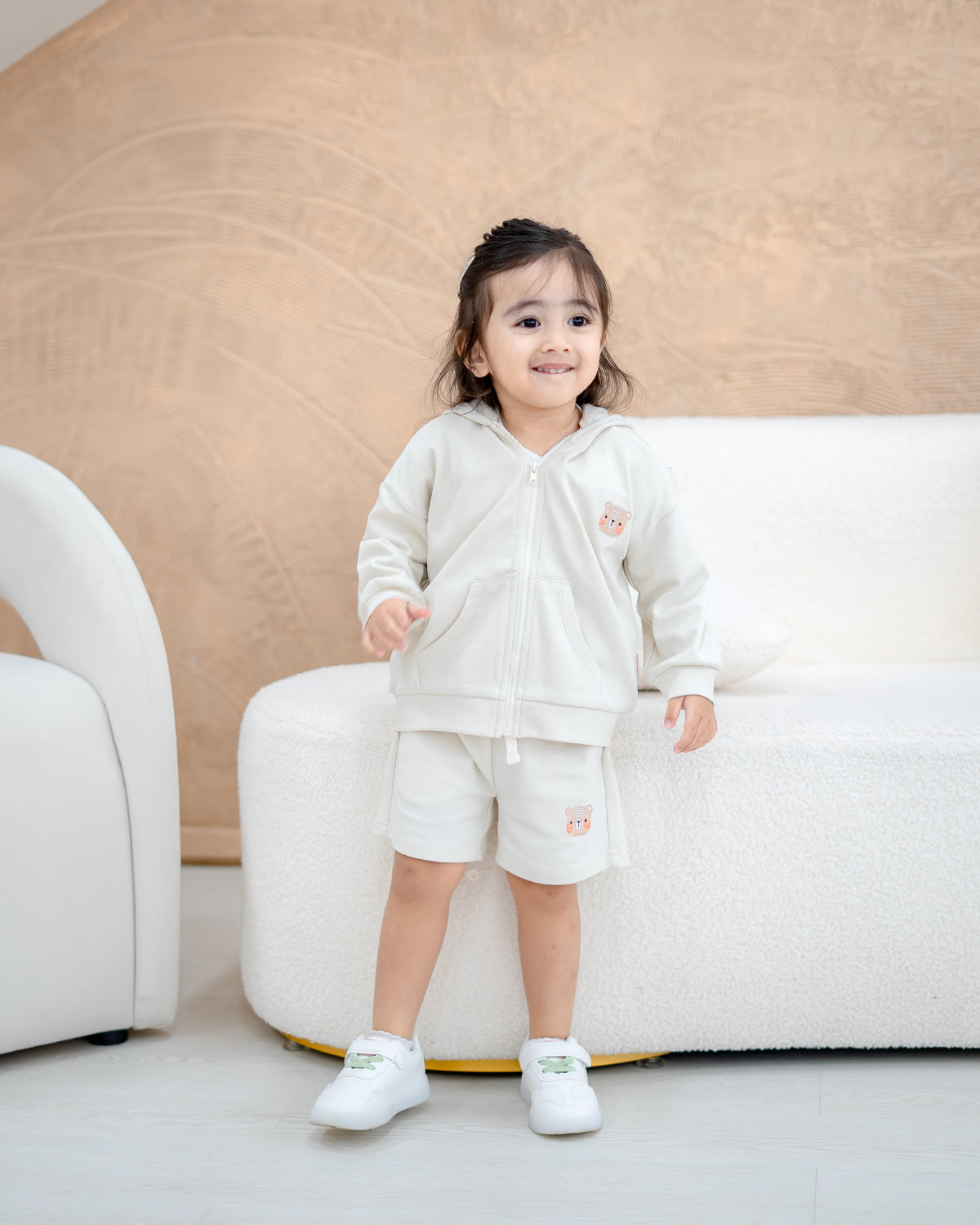 VOYABEAR HOODED JACKET IN SAND BEIGE