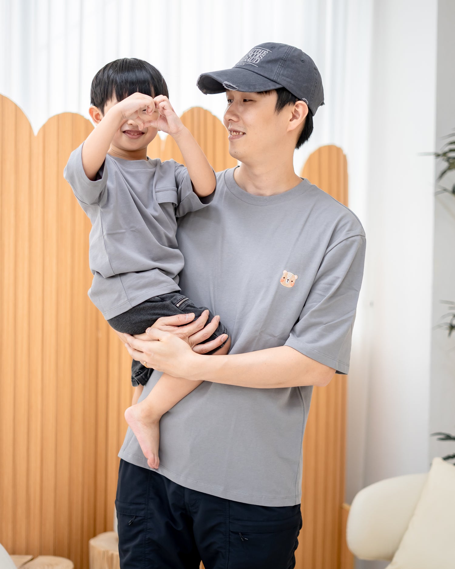 LEBEAR ADULT OVERSIZED TEE IN LIGHT GREY