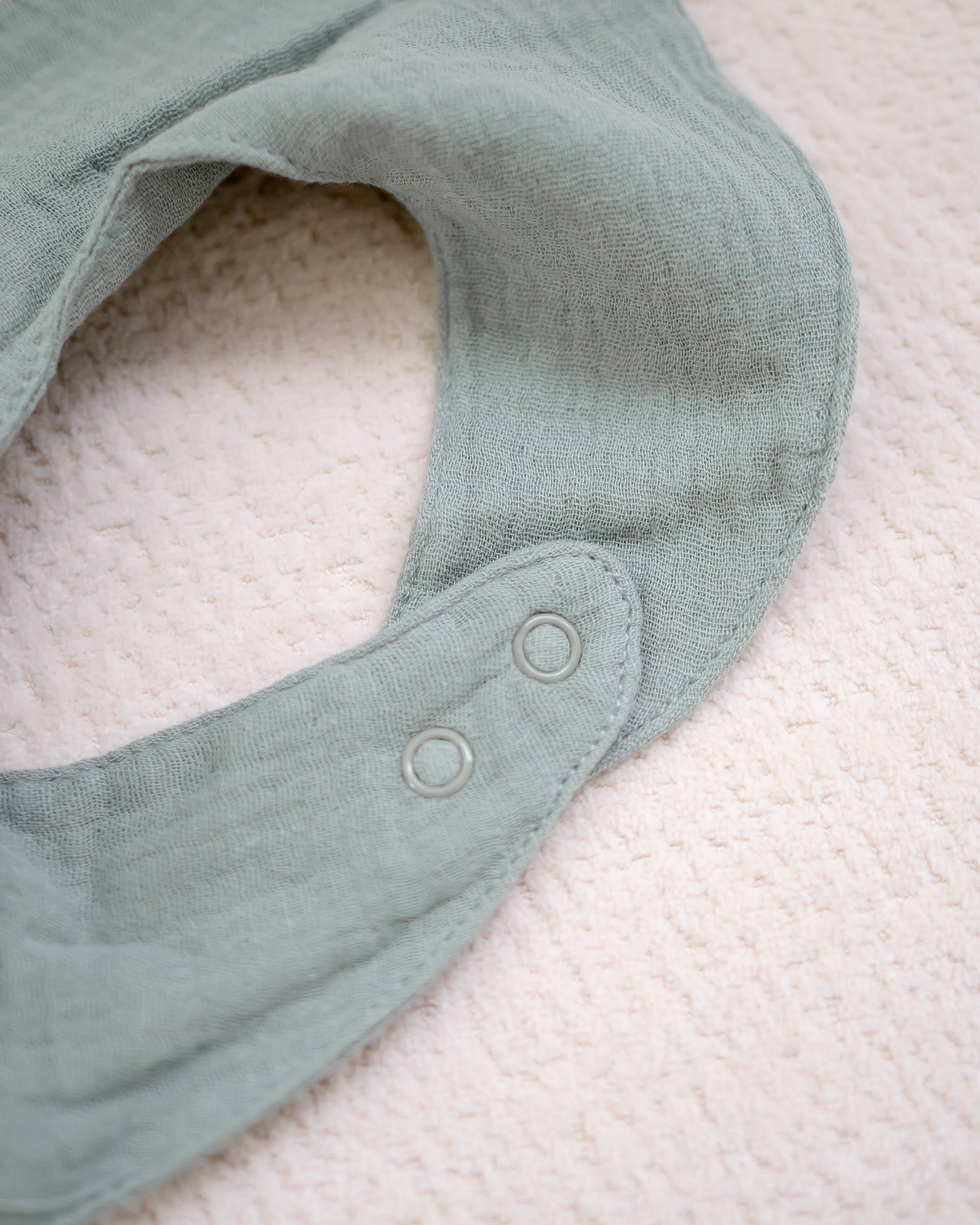 LEBEAR MUSLIN COTTON BABY BIB IN TEA GREEN