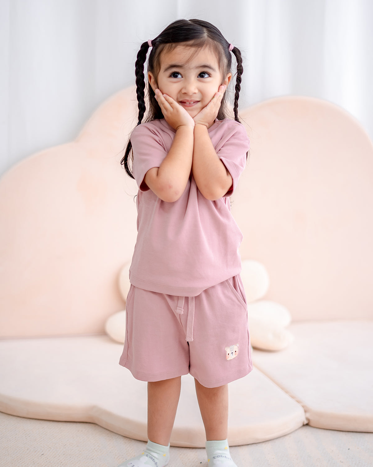 LEBEAR SIGNATURE EMBROIDERY TEE IN TEA ROSE