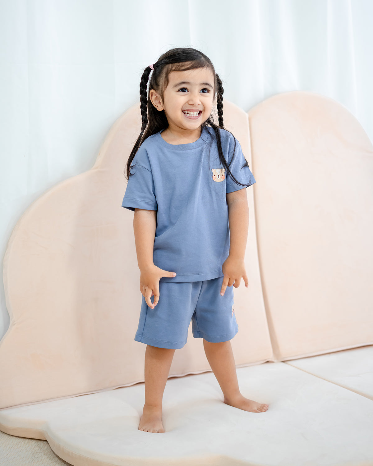 LEBEAR SIGNATURE EMBROIDERY TEE IN STEEL BLUE
