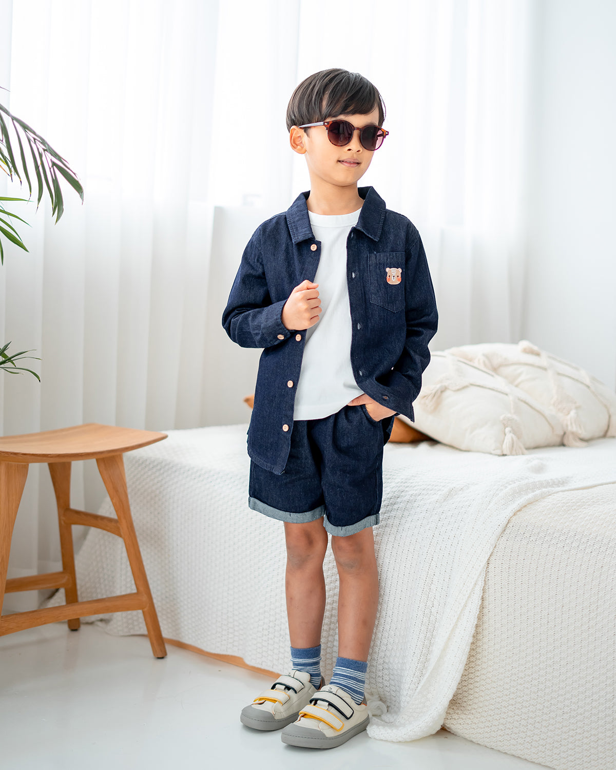 LEBEAR DENIM SHIRT IN DARK WASH