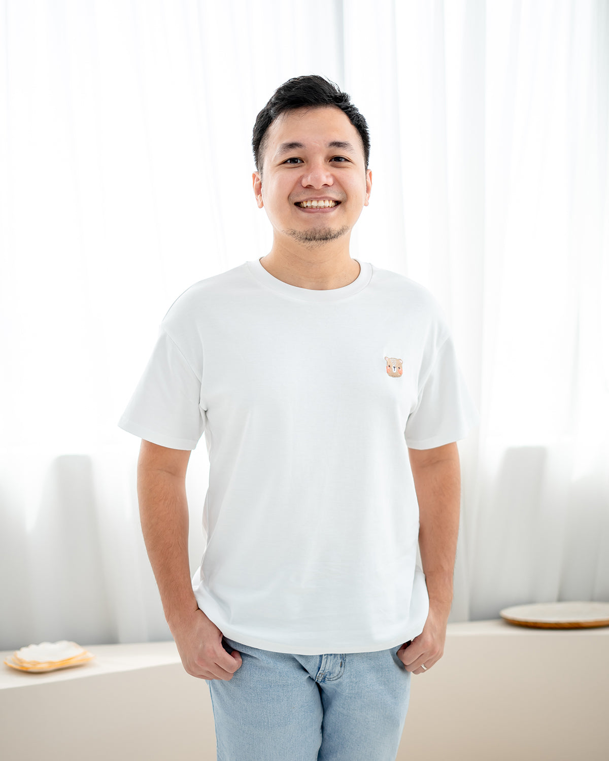 (BACK ORDER) LEBEAR ADULT SIGNATURE EMBROIDERY TEE IN WHITE