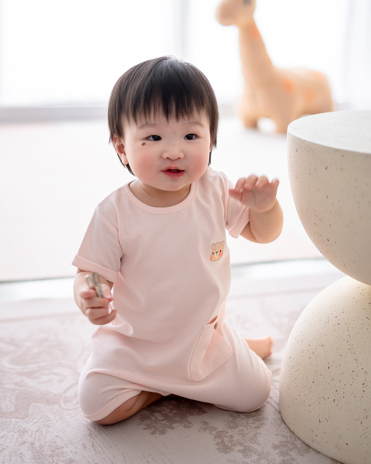 LEBEAR SIGNATURE EMBROIDERY ONESIE IN SOFT PINK