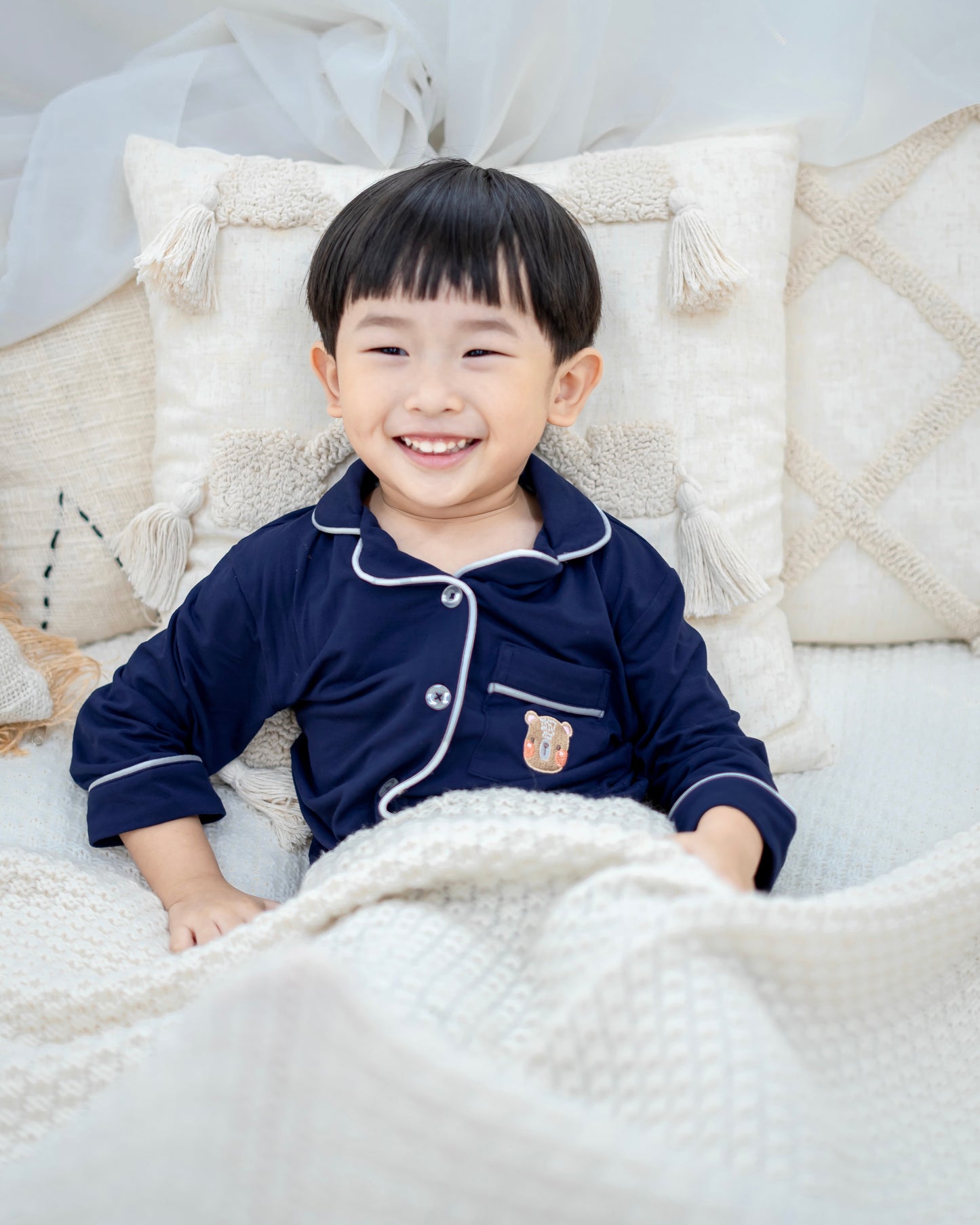 Soft navy bamboo kids pyjamas by Lebear, made with OEKO-TEX certified fabric for comfort