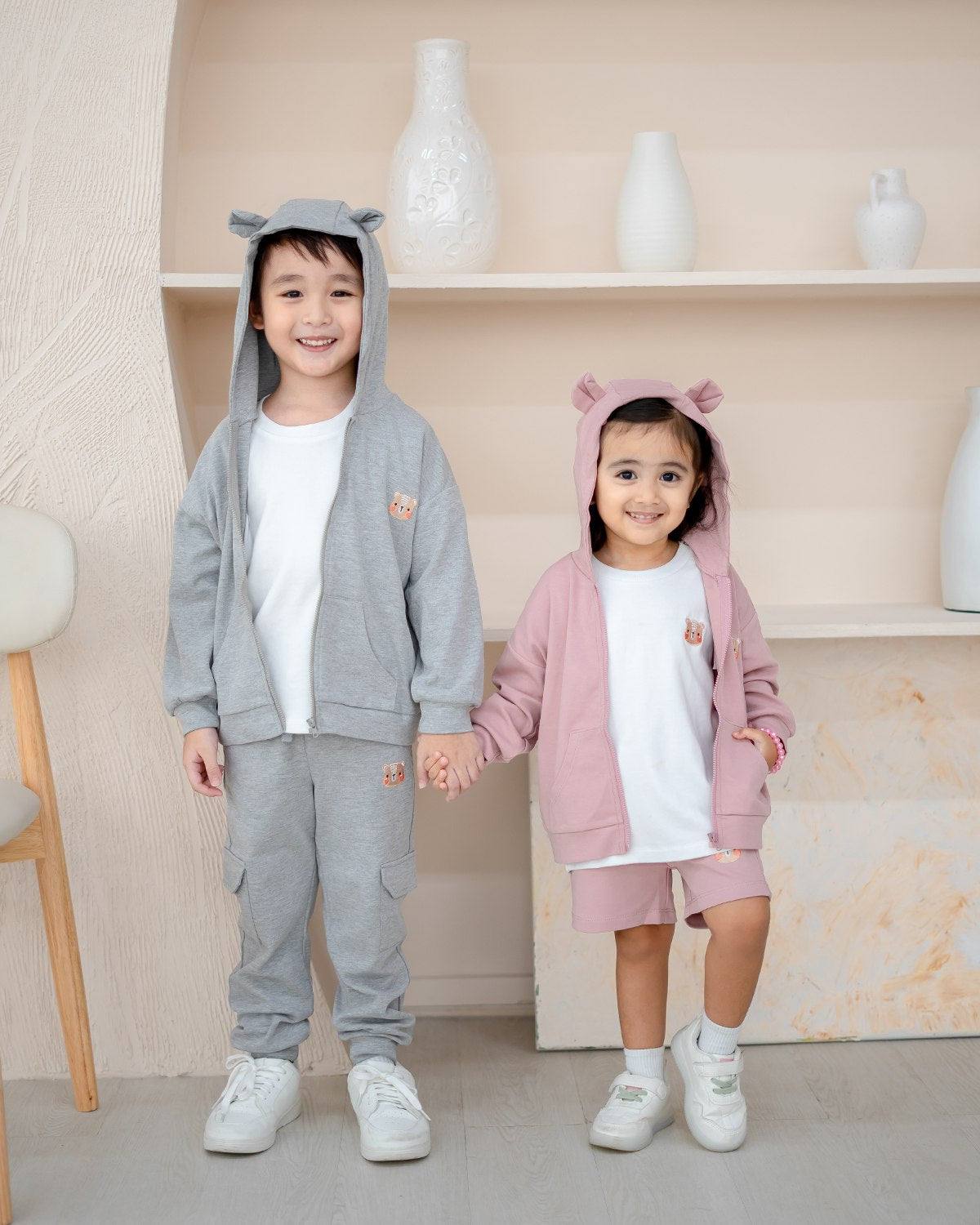 VOYABEAR HOODED JACKET IN STEEL GREY