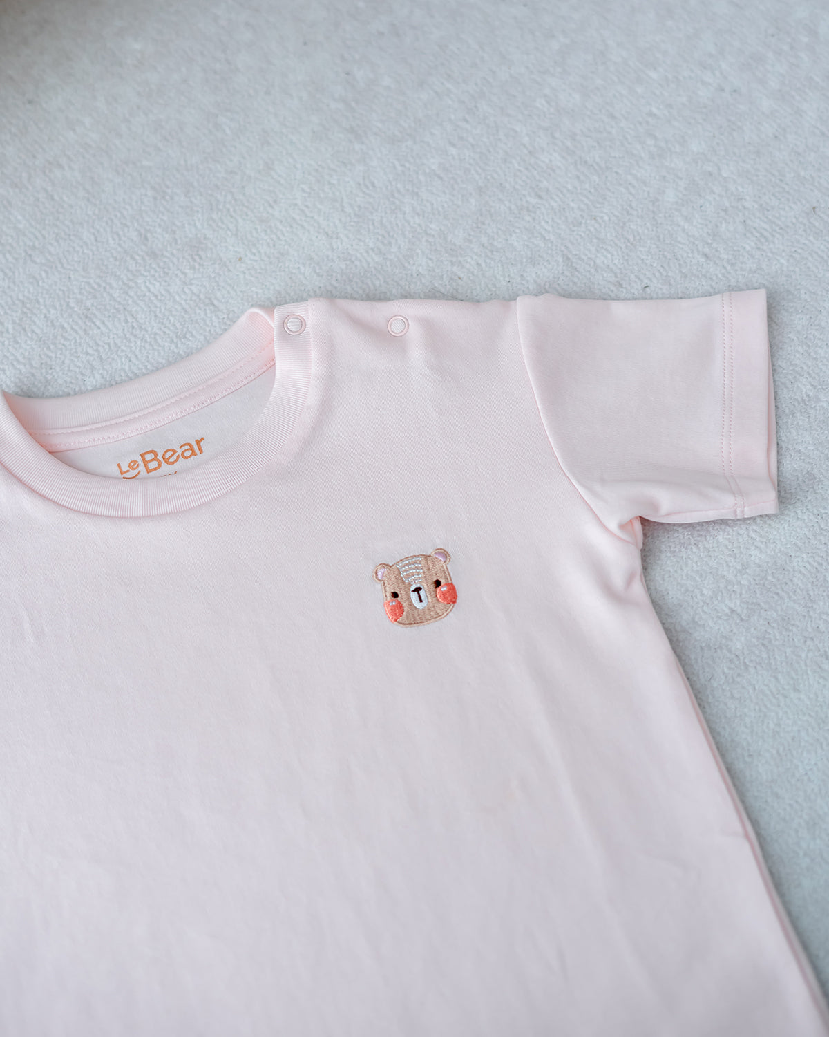 LEBEAR SIGNATURE EMBROIDERY TEE IN SOFT PINK