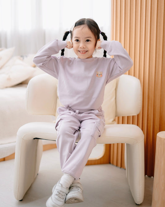 LEBEAR SIGNATURE EMBROIDERY LONG SLEEVE TEE IN LILAC