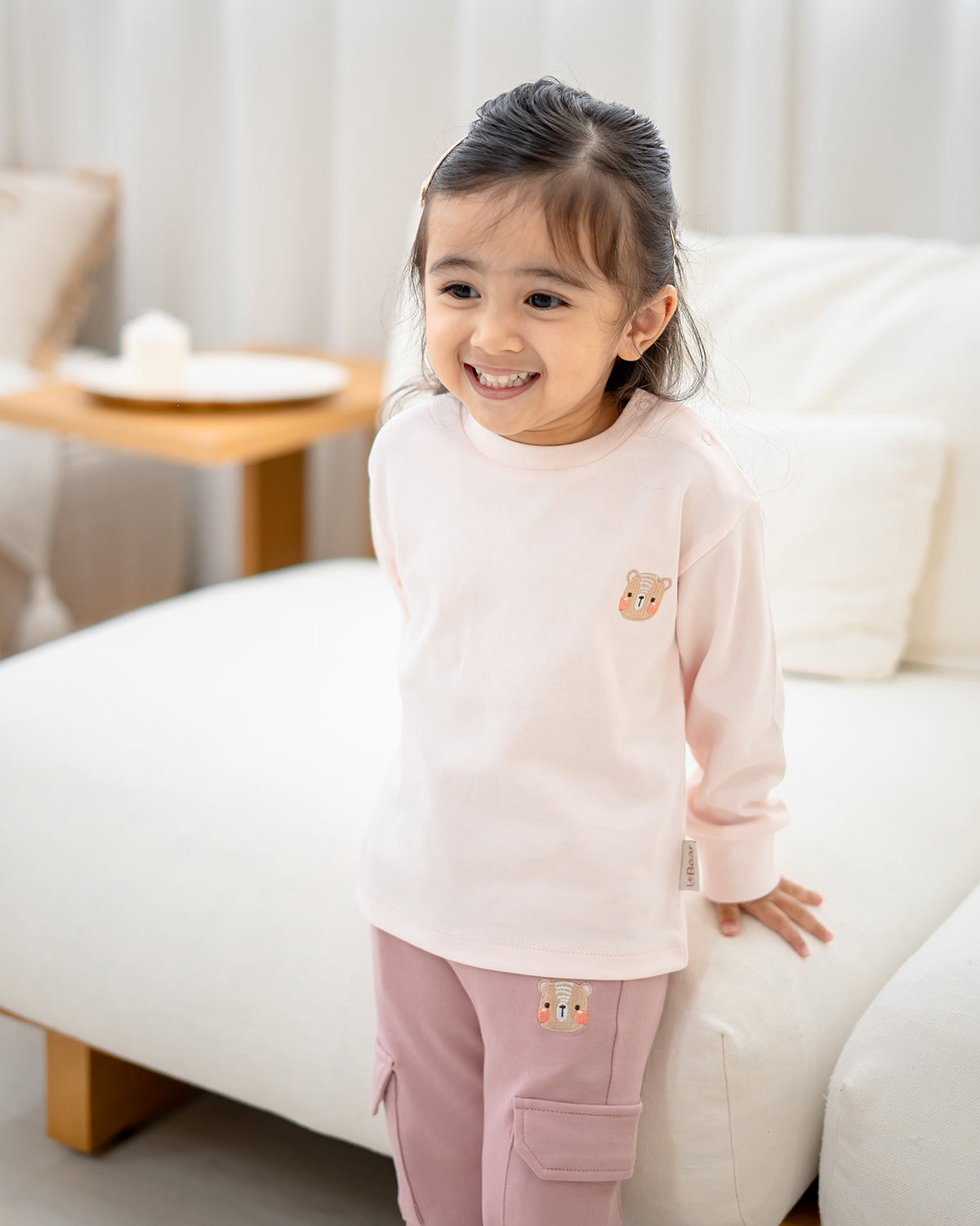 LEBEAR SIGNATURE EMBROIDERY LONG SLEEVE TEE IN SOFT PINK