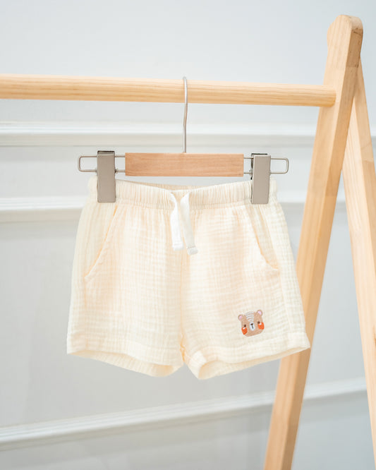 LEBEAR EMBROIDERY SHORTS V2 IN CREAM BEIGE