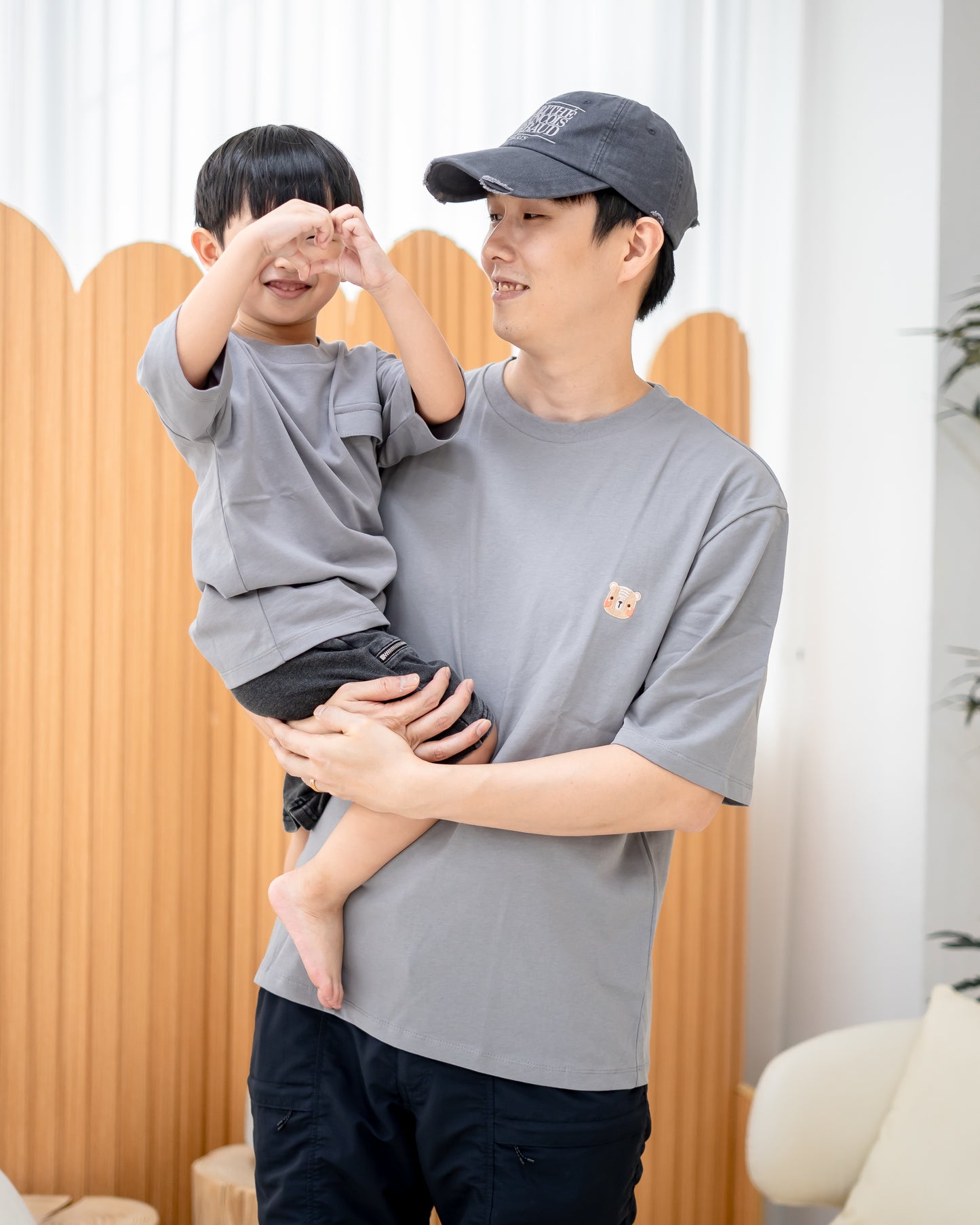 LEBEAR ADULT OVERSIZED TEE IN LIGHT GREY