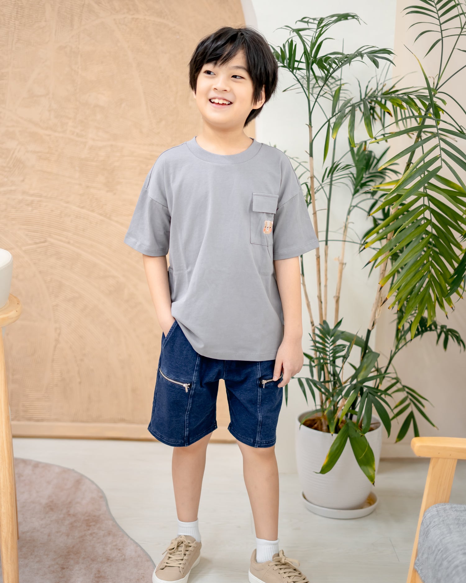 LEBEAR KIDS OVERSIZED POCKET TEE IN LIGHT GREY