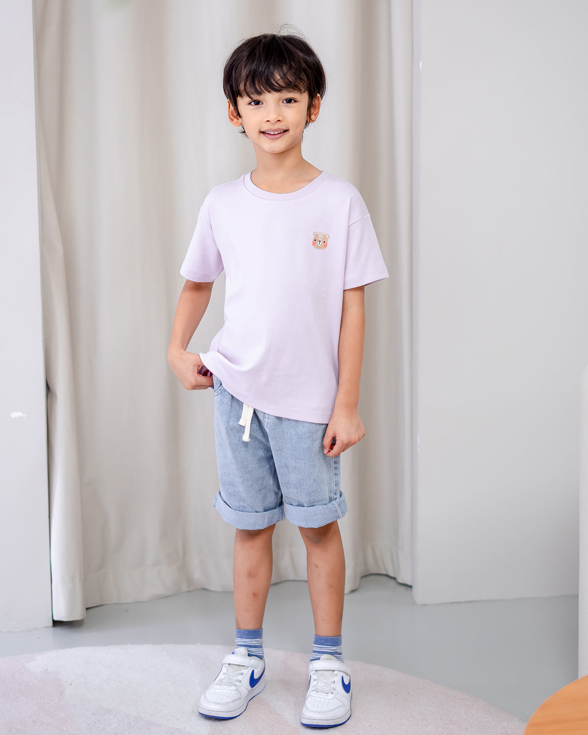 LEBEAR SIGNATURE EMBROIDERY TEE IN LILAC