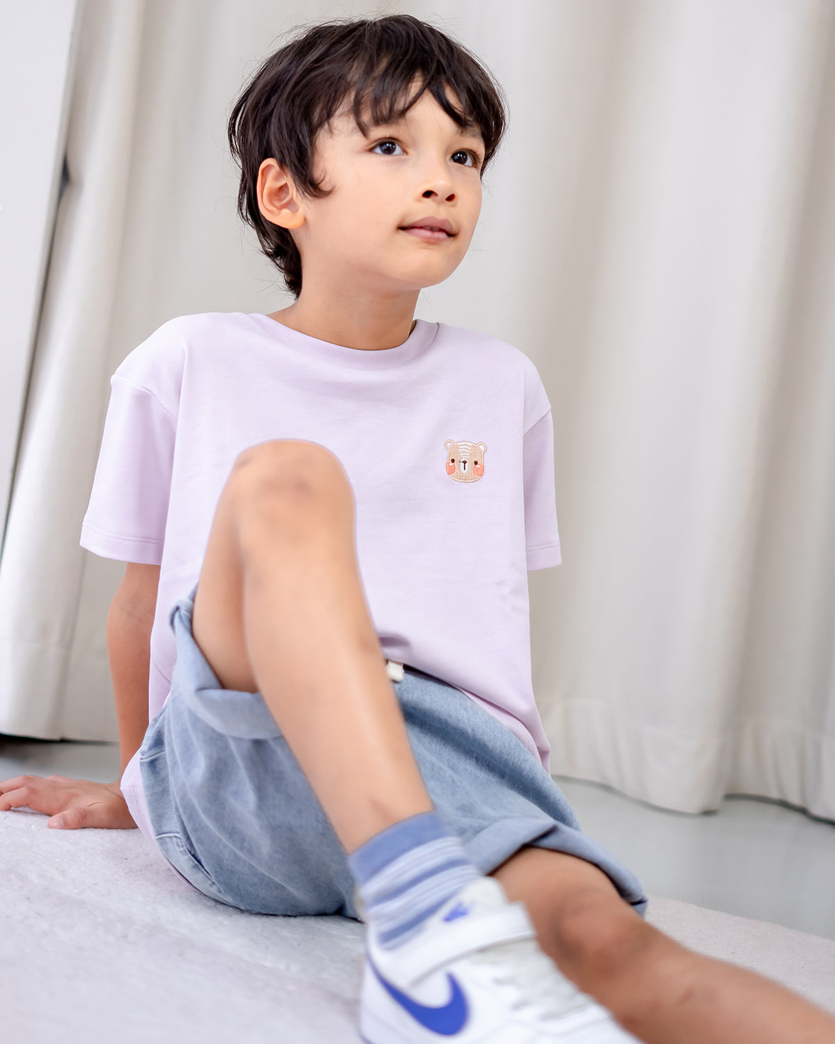 LEBEAR SIGNATURE EMBROIDERY TEE IN LILAC