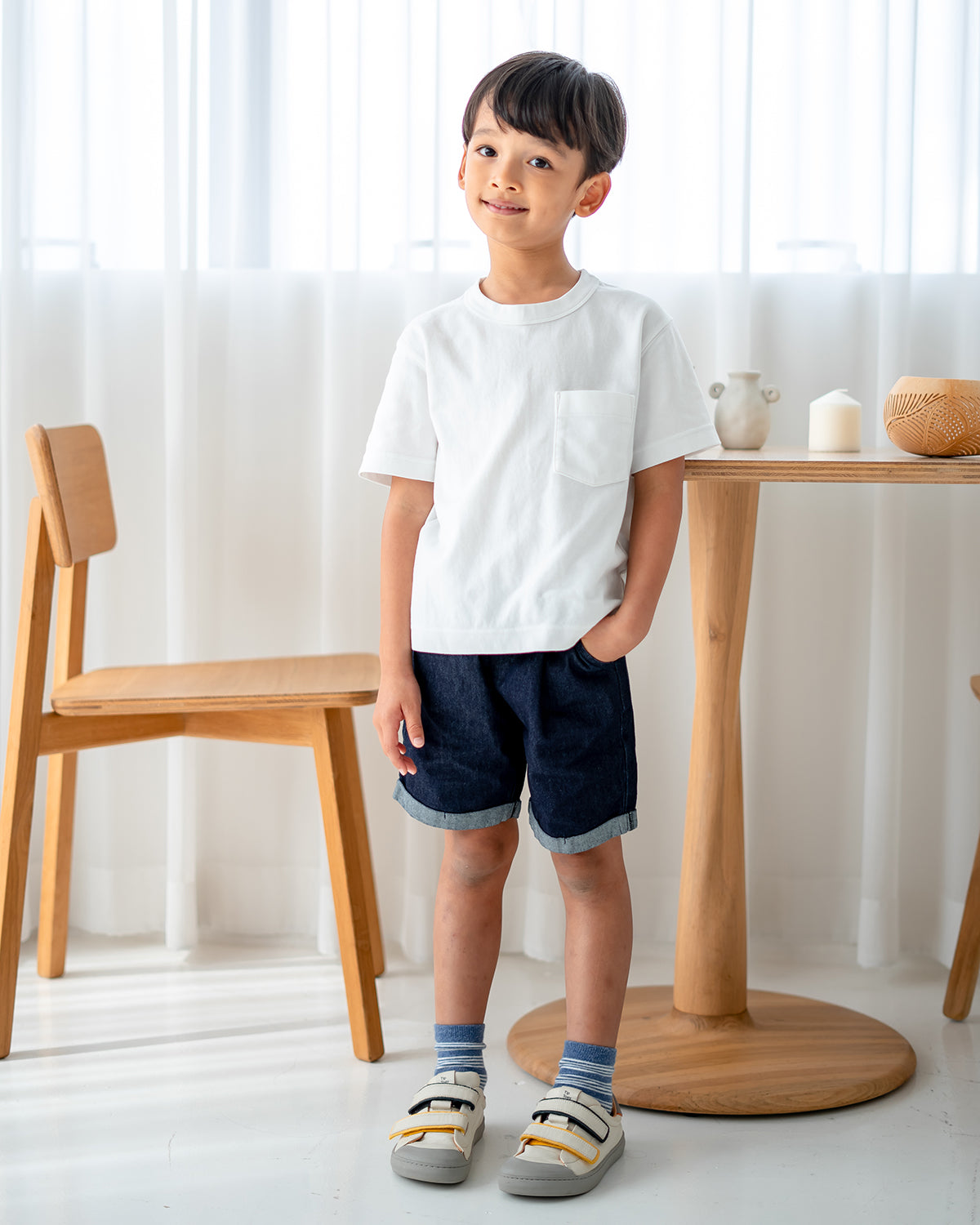 LEBEAR DENIM SHORTS IN DARK WASH