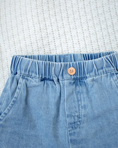 LEBEAR DENIM SHORTS IN LIGHT WASH