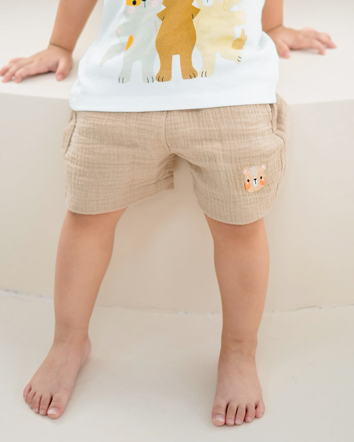 LEBEAR EMBROIDERY SHORTS V2 IN CARAMEL