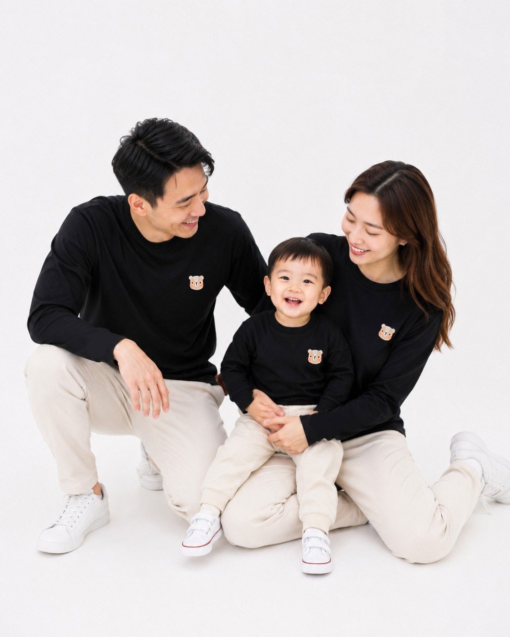 (PRE ORDER) LEBEAR ADULT SIGNATURE EMBROIDERY LONG SLEEVE TEE IN BLACK